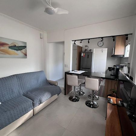 Canto Forte- Suite C/Varanda - Ate 5 Hospedes- Garagem - Wi Fi E 200 Metros Da Praia, 50 Metros Da Av Gastronomica Da Pg Praia Grande  Exteriér fotografie