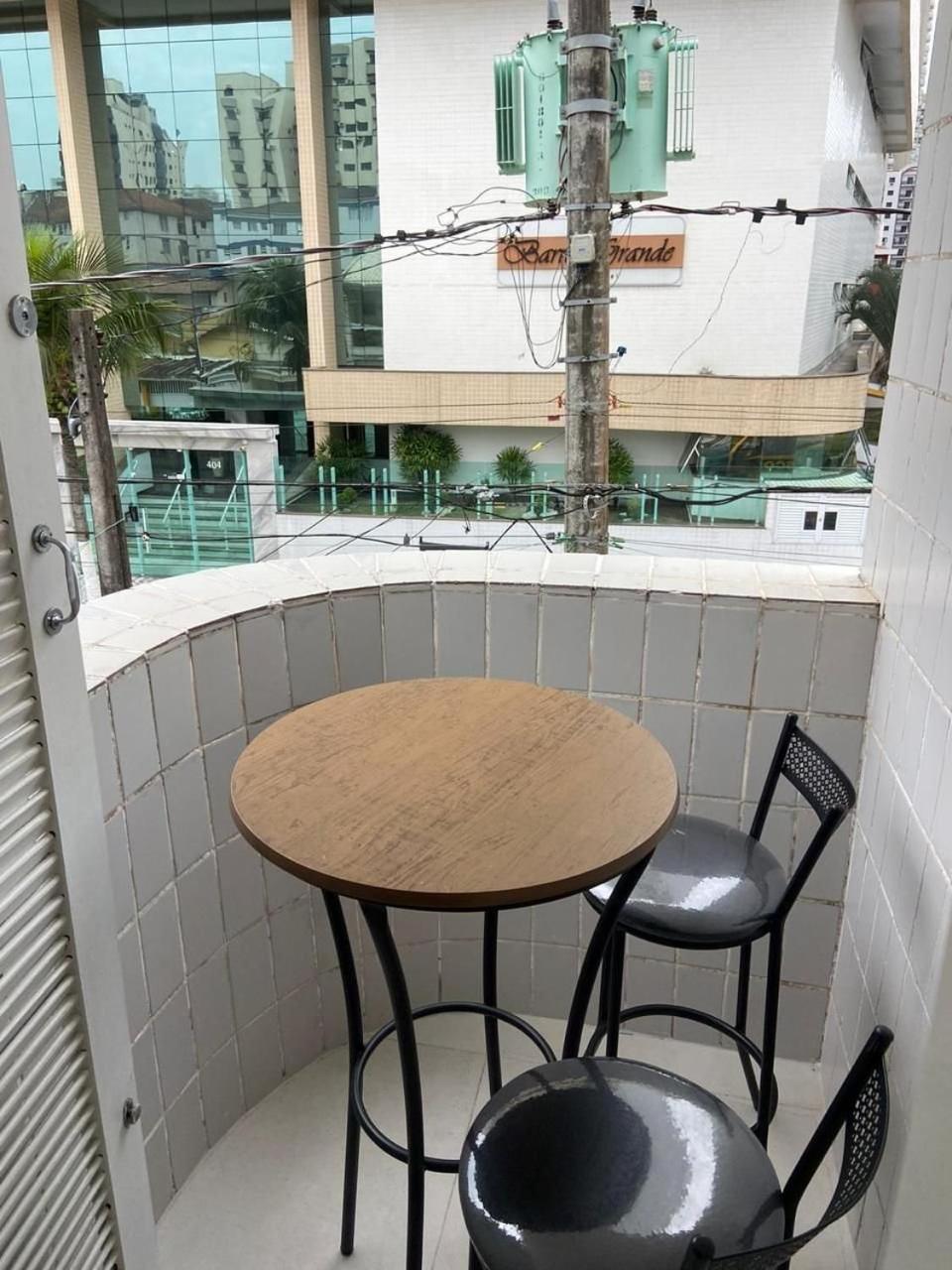 Canto Forte- Suite C/Varanda - Ate 5 Hospedes- Garagem - Wi Fi E 200 Metros Da Praia, 50 Metros Da Av Gastronomica Da Pg Praia Grande  Exteriér fotografie